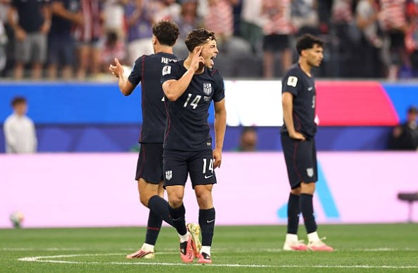 Sebastian Berhalter giúp Mỹ gỡ hòa.