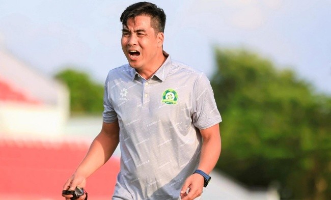 HLV Việt Thắng hứa hẹn cùng Đồng Nai ghi dấu ấn ở V.League 2026/27.