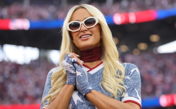 Người đẹp Paris Hilton cũng đến dự khán trận đấu giữa tuyển Mỹ và Thổ Nhĩ Kỳ. Ảnh: Getty Images.