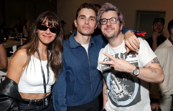 Nam diễn viên Dave Franco (đứng giữa), người nổi tiếng với bộ phim Now You See Mee đến dự khán trận đấu cùng một số người bạn. Ảnh: Getty Images.