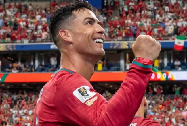 Ronaldo là đầu tàu trên hàng công Bồ Đào Nha. Ảnh: Iconsport.