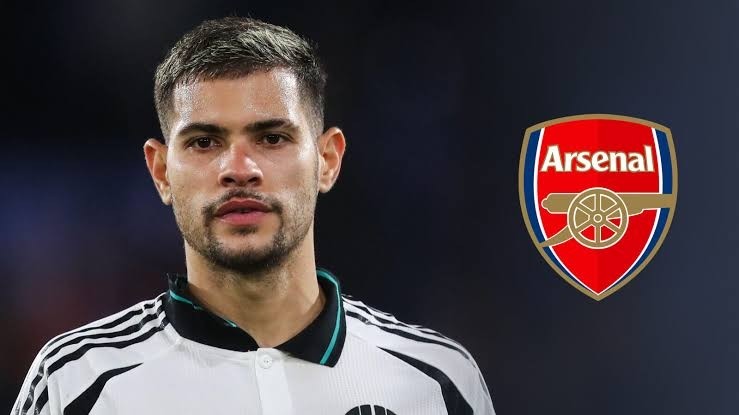 Bruno Guimaraes được cho là nằm trong tầm ngắm của Arsenal.