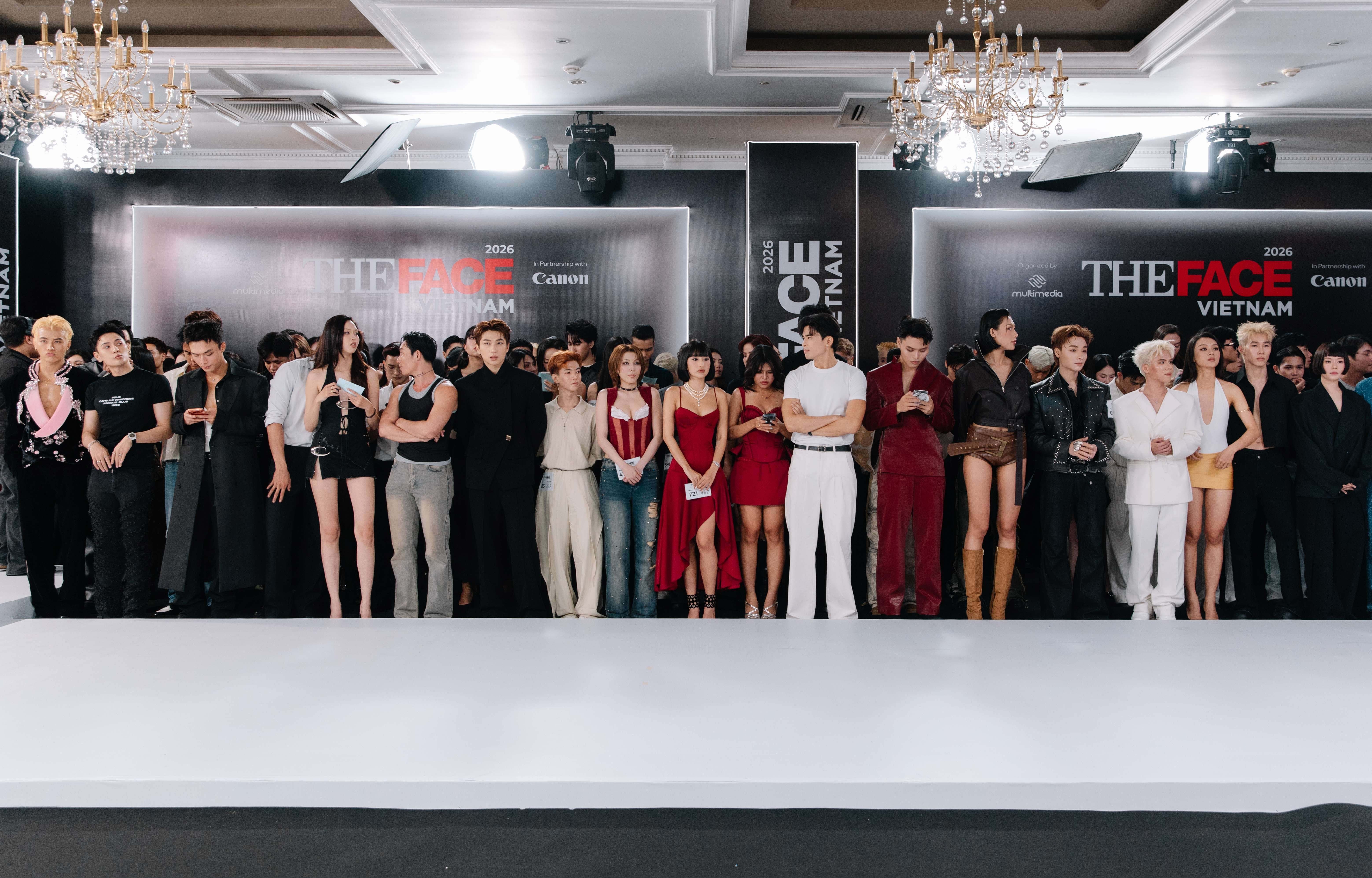 15. Bầu không khí tại buổi casting nhanh chóng nóng lên khi hàng nghìn ứng viên đồng loạt đổ bộ cùng quyết tâm chinh phục “tấm vé” bước vào The Face Vietnam 2026.jpg