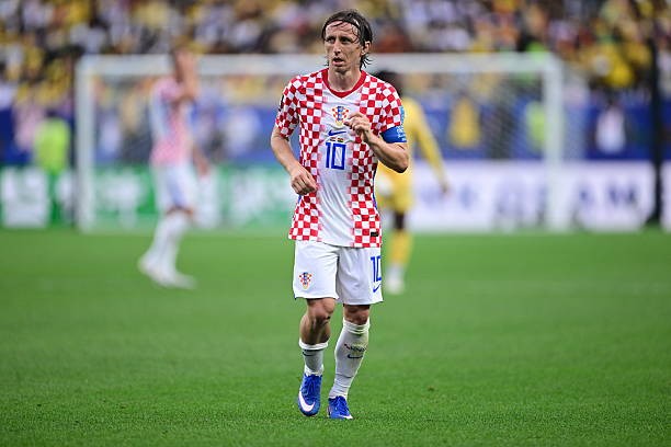 Luka Modric đã trở thành cầu thủ lớn tuổi nhất có đường kiến tạo tại một kỳ World Cup, góp công lớn giúp Croatia đánh bại Ghana 2-1 để giành ngôi nhì bảng L.