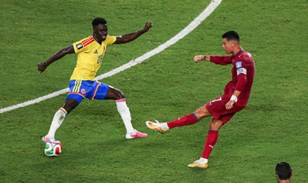 Cristiano Ronaldo (6.6 điểm): Thể hiện rõ gánh nặng tuổi tác trước hàng thủ lùi sâu, chặt chẽ của đối phương. Bỏ lỡ một vài cơ hội ngon ăn và không tạo được nhiều tầm ảnh hưởng.
