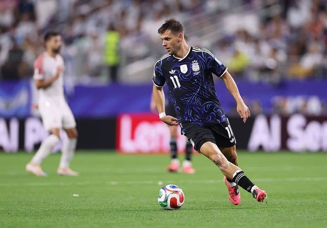 Giovani Lo Celso – 7.7 điểm. Cầu thủ được chấm điểm cao nhất trong đội hình xuất phát của Argentina. Lo Celso là người khai thông bế tắc bằng cú sút phạt trực tiếp thần sầu ở phút 19. Suốt thời gian có mặt trên sân, anh là hạt nhân trong mọi đường bóng tấn công của 