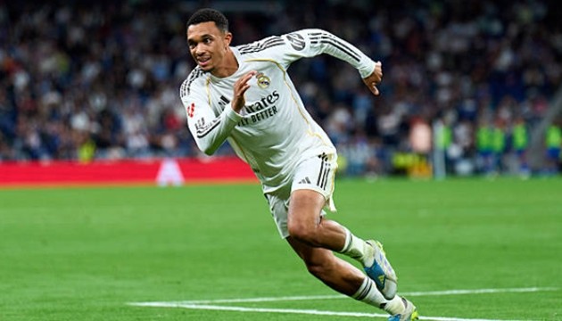 Valencia muốn MU gây sốc với Trent Alexander-Arnold. (Ảnh: Getty Images)