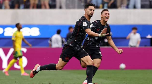 Khoảnh khắc toả sáng của Stephen Eustaquio. Ảnh: Getty Images.