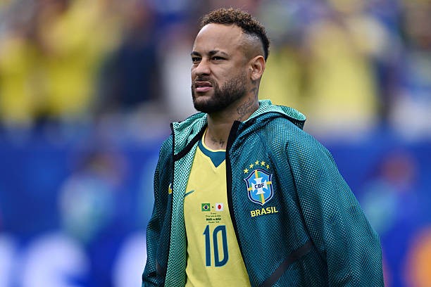 Neymar không được vào sân ở trận đấu với Nhật Bản. Ảnh: Getty Images