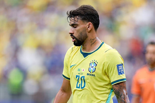 Lucas Paqueta (6): Anh phải rời sân sớm vì chấn thương, điều này thật đáng tiếc vì anh đã tạo ra được hai cơ hội và có vài cú sút trúng đích. Việc mất cả Paqueta lẫn Casemiro vì chấn thương sẽ là bài toán khó cho Ancelotti ở vòng sau. Ảnh: Getty Images.