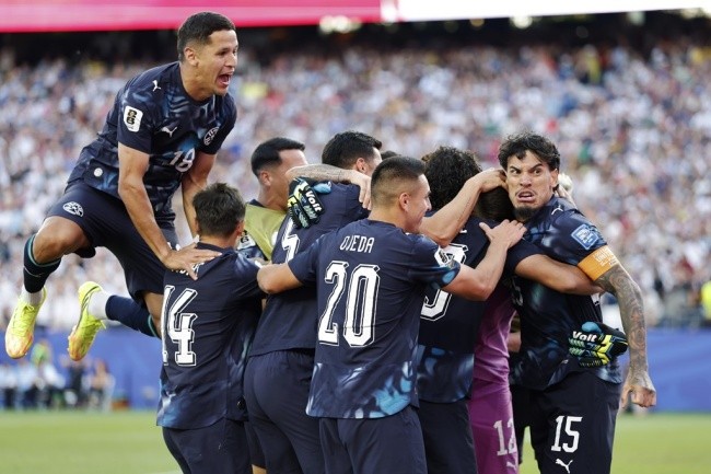 Paraguay xuất sắc giành vé đi tiếp. Ảnh: Sky Sports.