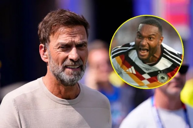 Klopp không hài lòng khi VAR từ chối bàn thắng của Jonathan Tah. Ảnh: Getty Images.