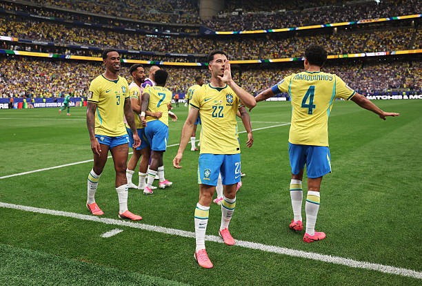 Brazil gia tăng sức ép sau bàn thua và Nhật Bản đã không thể đứng vững. 
