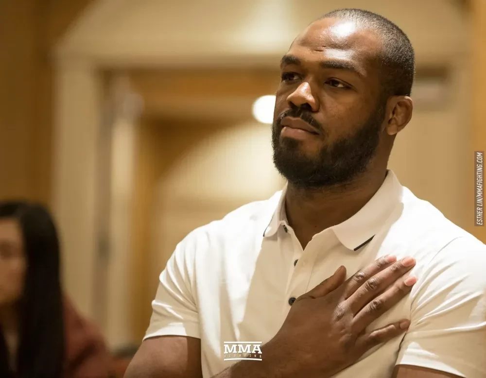Jon Jones thấu hiểu hoàn cảnh của Dustin Poirier