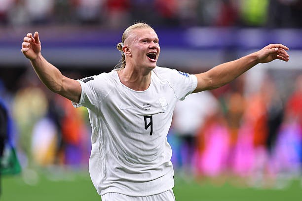 Erling Haaland (8.1): Một màn trình diễn điển hình của chân sút sinh năm 2000. Ảnh: Getty Images. Dù bỏ lỡ vài cơ hội ngon ăn và có vẻ thiếu tập trung, Haaland vẫn biết cách tỏa sáng đúng lúc với bàn thắng quyết định. Ảnh: Getty Images.