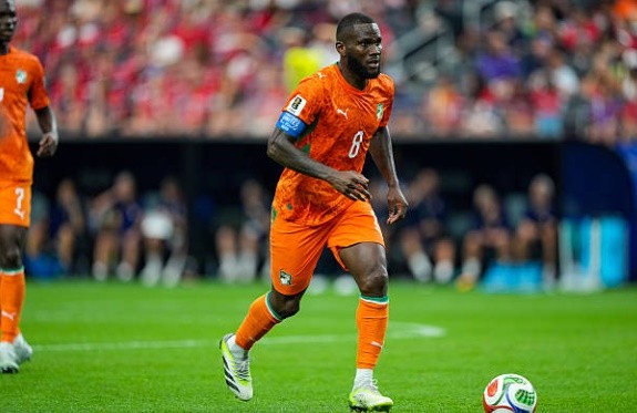 Tiền vệ: Franck Kessié – 6.0 điểm Giữ nhịp trận đấu ở mức ổn định ở khu vực giữa sân nhưng với tư cách đội trưởng, anh cần nhiều hơn những đường chuyền mang tính đột phá và sáng tạo.