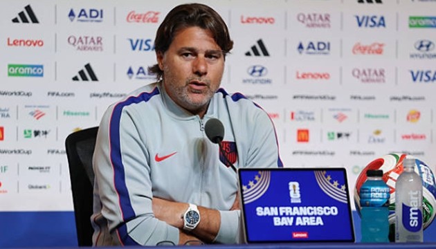 HLV Mauricio Pochettino xin lỗi trước giới truyền thông.