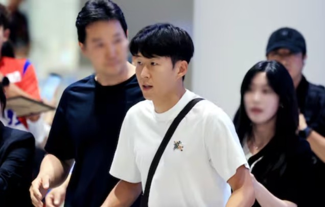 Son Heung-min vẫn nhận được sự ủng hộ nhiệt tình từ NHM Hàn Quốc. Ảnh: Chosun.