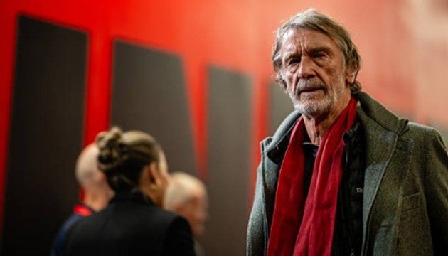 Sir Jim Ratcliffe đã hạ trần lương tại MU trong vòng 2 năm qua.