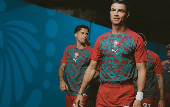 Ronaldo cùng các đồng đội chạm trán 1 đối thủ cứng cựa tại vòng 32 đội. Ảnh: Getty Images.
