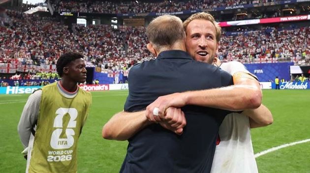 HLV Tuchel và người hùng Harry Kane.