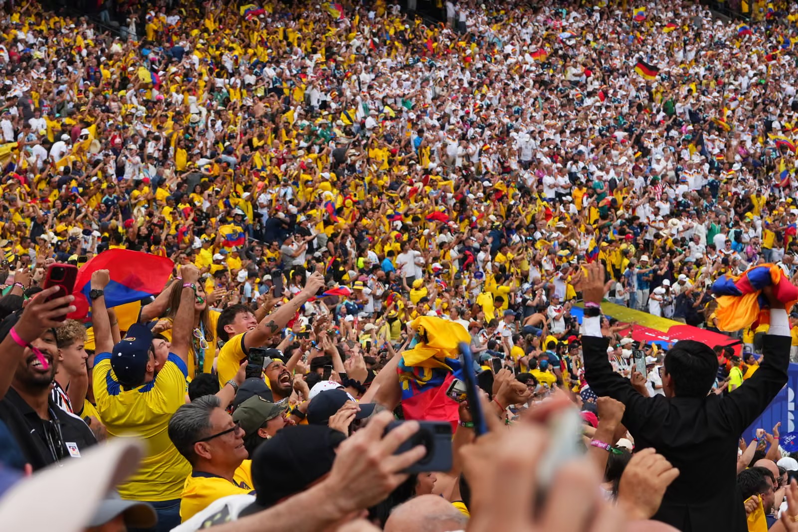 World Cup gắn kết những trái tim xa quê giữa lòng New York. Ảnh: Getty Images.