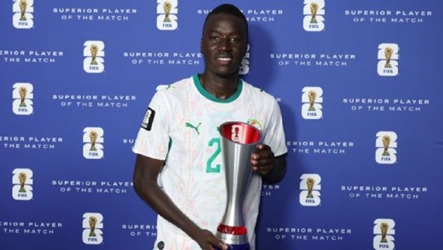 Gueye tạm thời rời ĐTQG. (Ảnh: Getty ImageS)