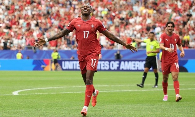 Tottenham nhắm Leao của AC Milan. (Ảnh: Getty Images)