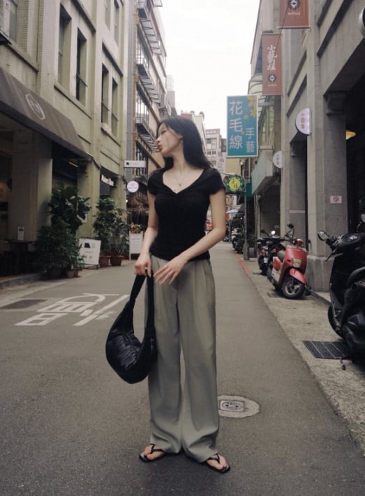 Đây là công thức phù hợp cho cả môi trường công sở lẫn những buổi gặp gỡ thường ngày.