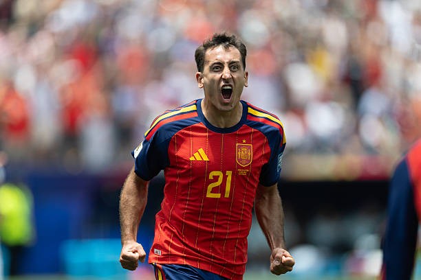 Mikel Oyarzabal (8.6): Trở thành hung thần trong vòng cấm với khả năng chọn vị trí thông minh và dứt điểm vô cùng sắc lẹm. Ảnh: Getty Images Hai bàn thắng dễ dàng từ những nỗ lực của Cucurella đã khẳng định bản năng sát thủ của tiền đạo này. Ảnh: Getty Images