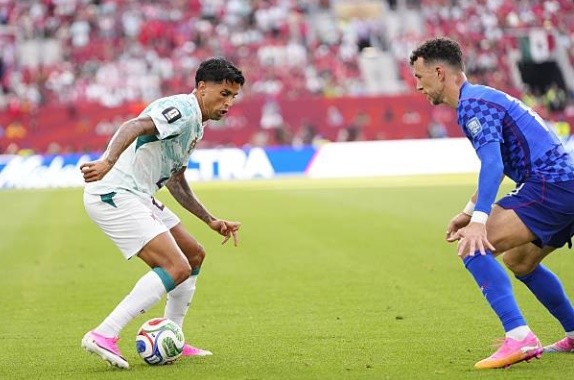 Joao Cancelo (6.5): Thi đấu tích cực bên hành lang cánh và có nhiều quả treo bóng khó chịu. Tuy nhiên, anh cần áp sát quyết liệt hơn trong tình huống để Perisic dứt điểm ghi bàn mở tỉ số.
