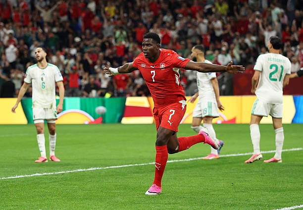Breel Embolo sớm mở tỷ số ngay phút thứ 10 cho Thụy Sĩ. Ảnh: Getty Images.