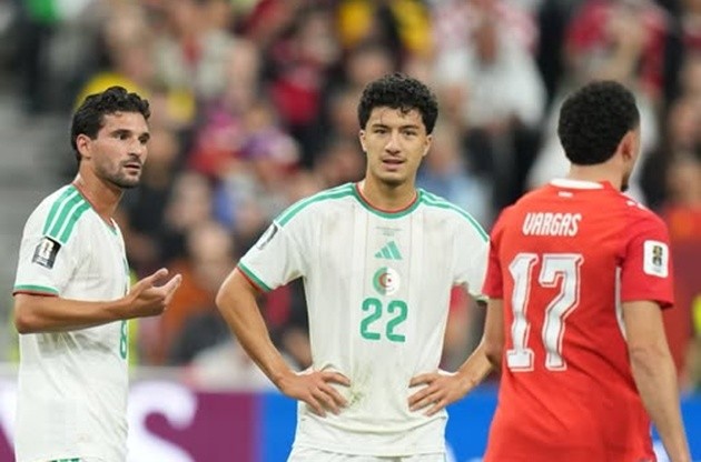 Ibrahim Maza thi đấu nhạt nhòa trong trận thua của Algeria trước Thụy Sĩ. Ảnh: Bayer 04 Leverkusen
