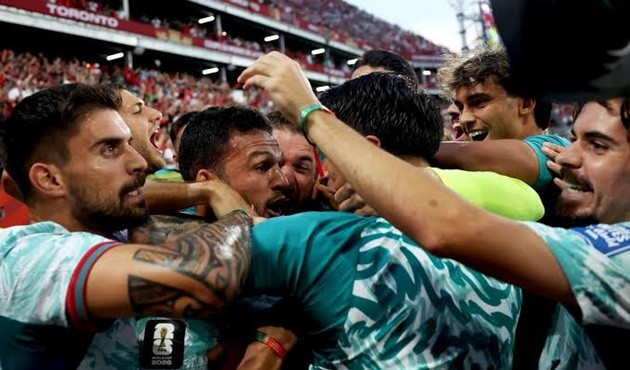 Bồ Đào Nha thắng đầy cảm xúc tại vòng 32 đội. (Ảnh: The Athletic)