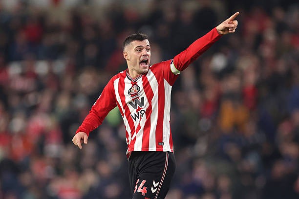 Chelsea không thể chiêu mộ Xhaka. 
