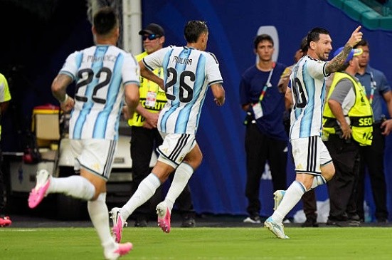 Argentina đi tiếp sau 120 phút nghẹt thở trước Cape Verde. Ảnh: Getty Images.