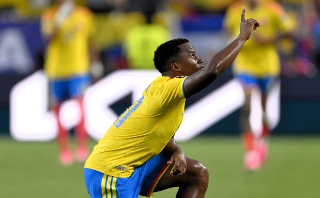 Arias đưa Colombia vào vòng 16 đội. (Ảnh: FIFA)