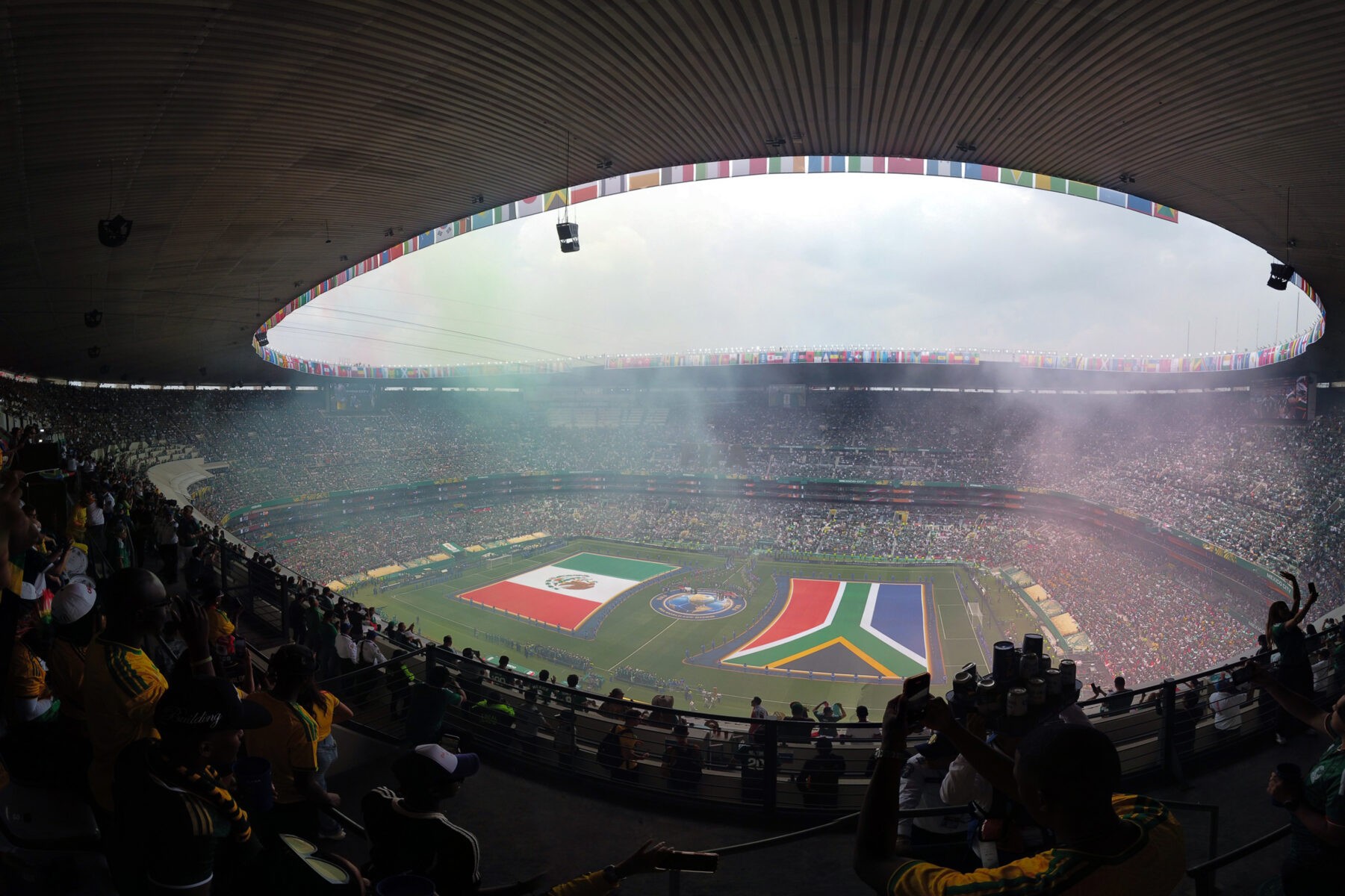 Azteca hứa hẹn mang đến cơn ác mộng cho nước Anh. Ảnh: Getty Images.
