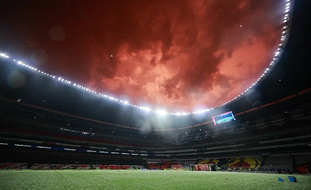 Bạo loạn từng khiến FIFA cân nhắc dời lịch trận Mexico và Anh. (Ảnh Getty Images)