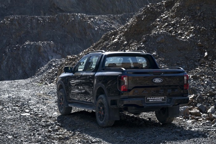 Ranger-Wildtrak-2-0-ngoai-that-9