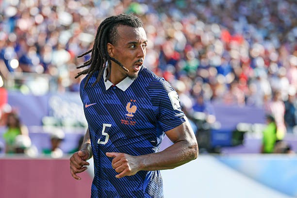 Jules Kounde (7.6): Với việc không phải chịu nhiều sức ép trong khâu phòng ngự, Kounde thường xuyên dâng cao để hỗ trợ các đợt tấn công của đội nhà. Ảnh: Getty Images