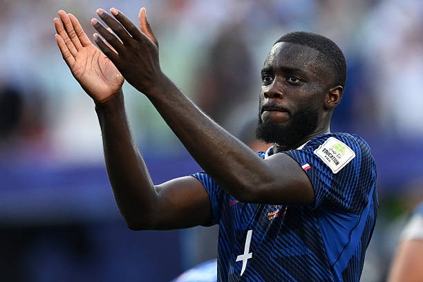 Dayot Upamecano (7.8): Trong một vài tình huống Paraguay nỗ lực dâng cao, trung vệ đang khoác áo Bayern Munich đã phát huy sức mạnh ấn tượng để hóa giải mọi nguy cơ. Ảnh: Getty Images
