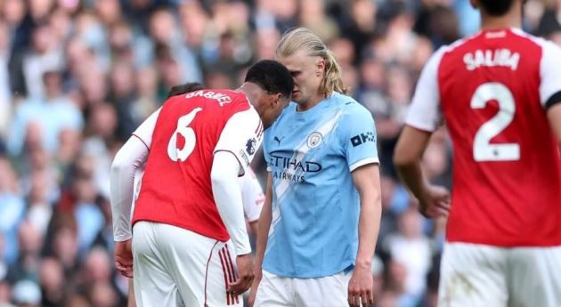 Gabriel Magalhaes và Erling Haaland không lạ gì nhau. Ảnh: Getty Images.