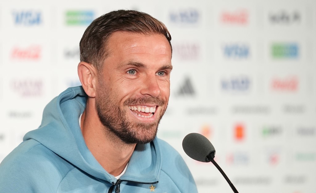 Jordan Henderson nói đùa về việc sử dụng Viagra để thích nghi với độ cao tại Mexico. Ảnh: Sky Sports.