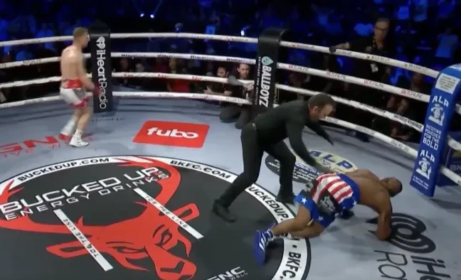 Austin Trout hóa thân thành Apollo Creed