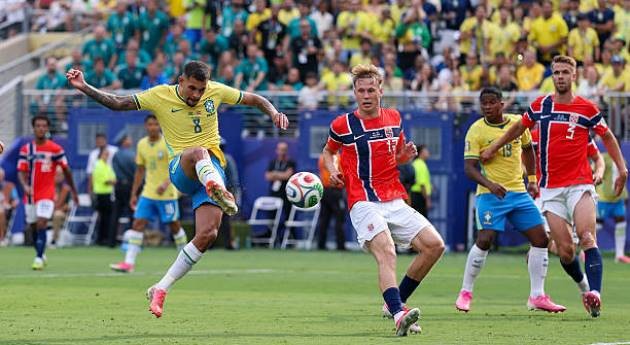 Các cầu thủ Brazil bỏ lỡ không ít cơ hội. Ảnh: Getty Images.
