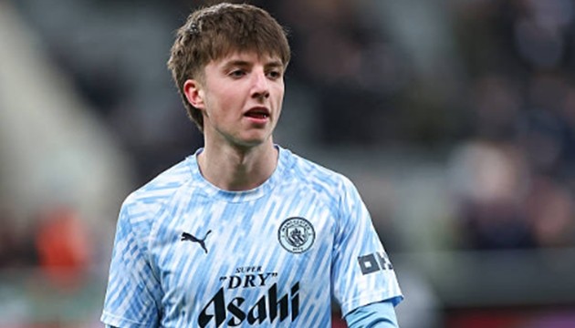 Man City gia hạn với Charlie Gray. (Ảnh: Getty Images)