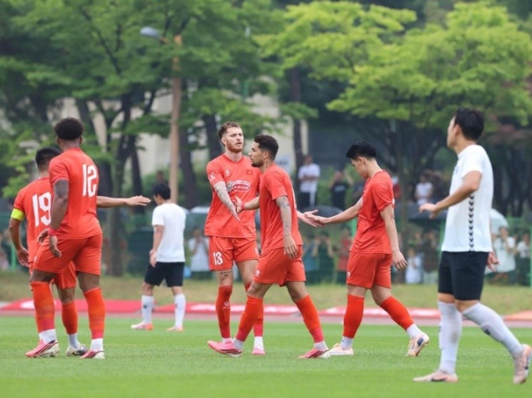 Chuyến tập huấn tại Hàn Quốc sẽ quyết định nhiều vị trí trong danh sách dự ASEAN Championship 2026. Ảnh: VFF.
