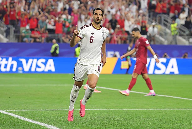Mikel Merino sắm vai người hùng của Tây Ban Nha với pha lập công quyết định ở phút 90+1. Ảnh: Getty Images.