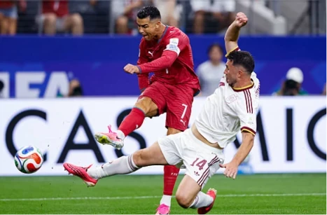 Aymeric Laporte (6.3): Dù có vài thời điểm thiếu thuyết phục trong việc phán đoán, nhưng kinh nghiệm của anh đã giúp hàng thủ Tây Ban Nha giữ được sự liên kết cần thiết. Khả năng không chiến và chỉ huy hàng phòng ngự của Laporte vẫn là điểm tựa vững chắc cho đội hình.